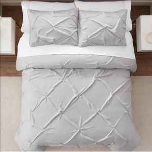 Serta Gray Pleated Twin XL Duvet cover Set- price is firm